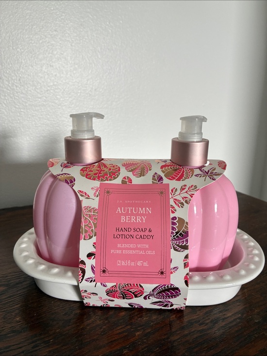 J.S. Apothecary Other - NWT- Autumn Berry Scented Hand Soap & Lotion Pumpkin Dispensers w/ Ceramic Tray